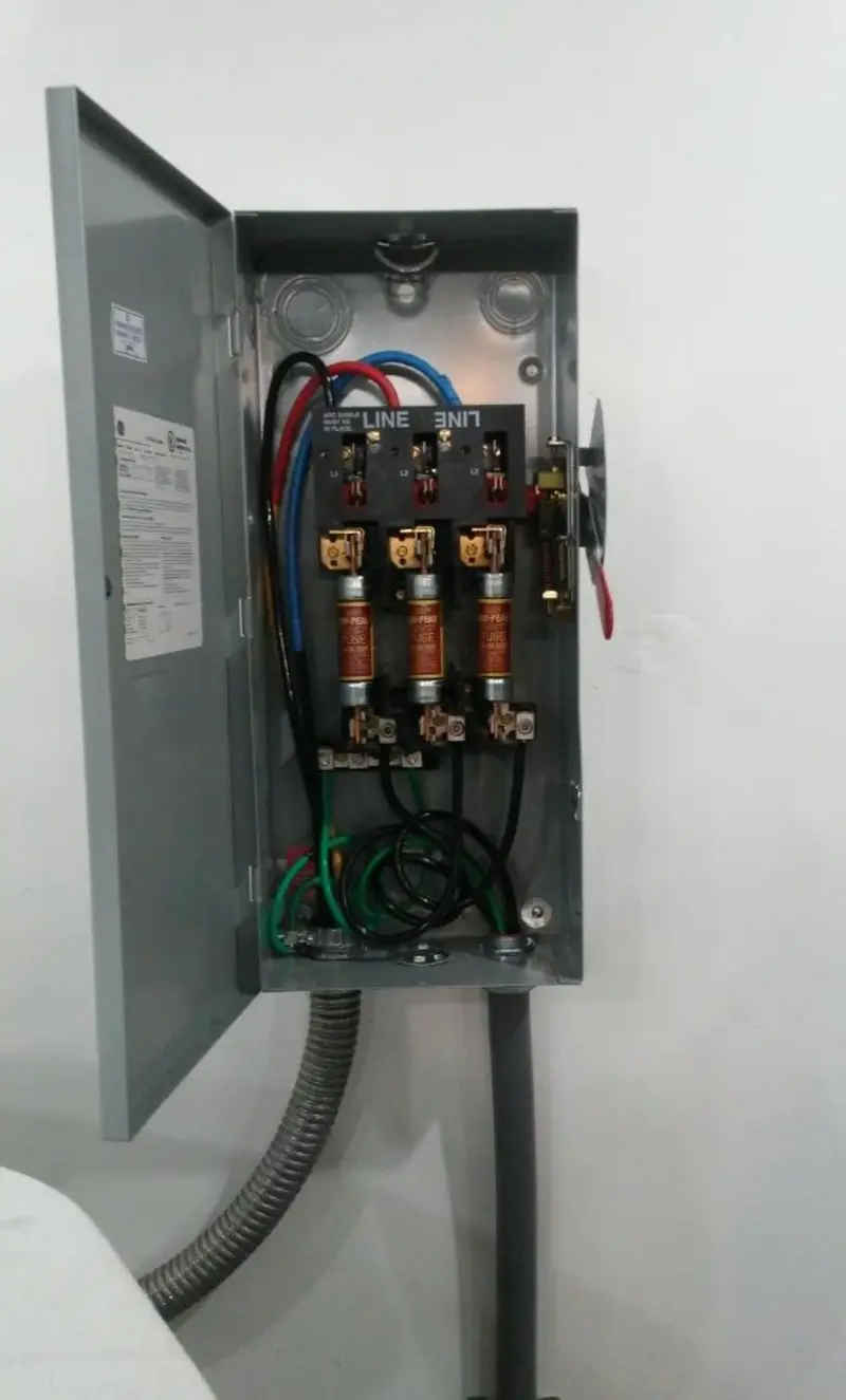 Three-phase disconnect switch installed for Electrical Wiring & Rewiring in Henryetta